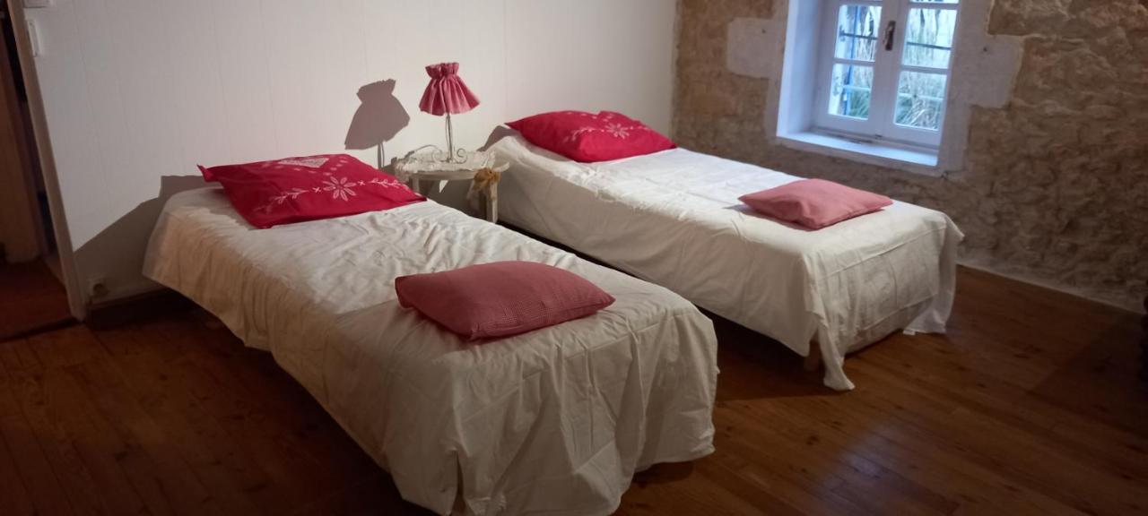 Les Demeures De La Laigne Bed and Breakfast Allas-Bocage Eksteriør billede