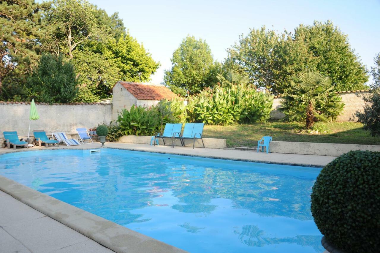 Les Demeures De La Laigne Bed and Breakfast Allas-Bocage Eksteriør billede